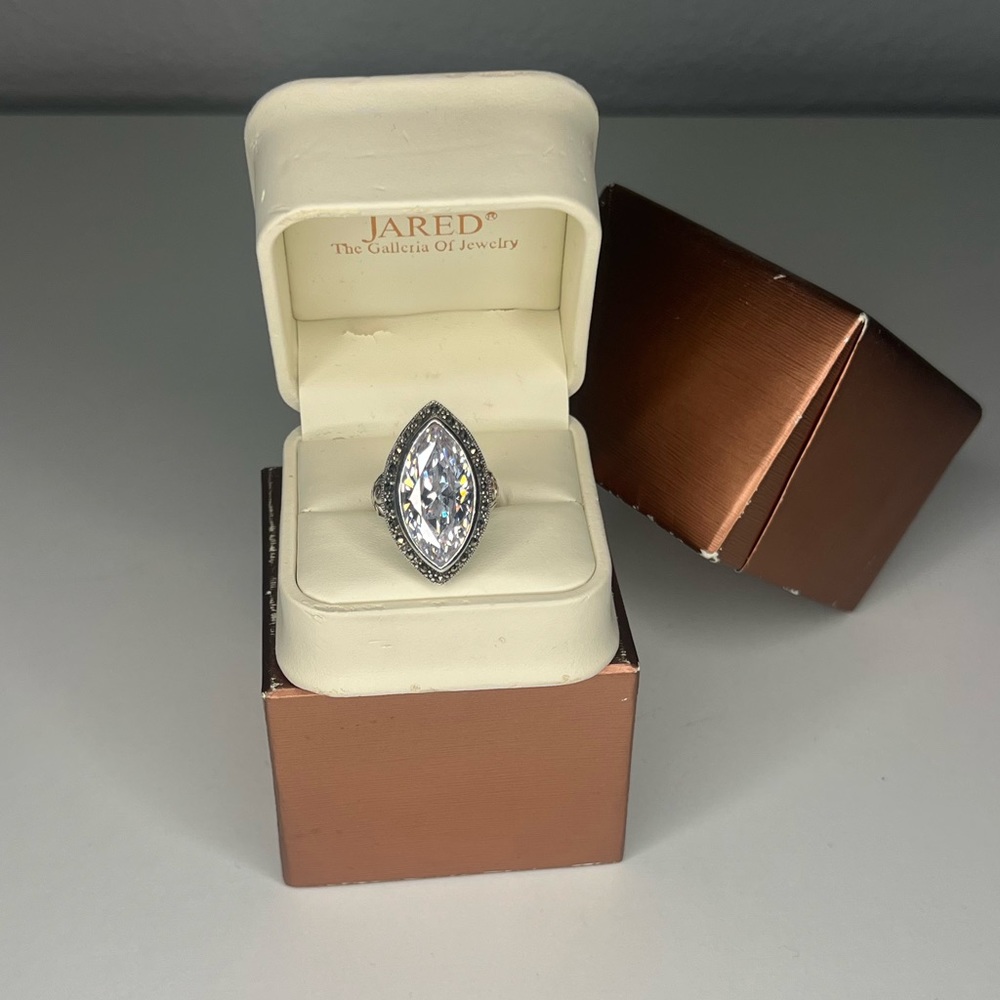 Vintage inspired silver ring